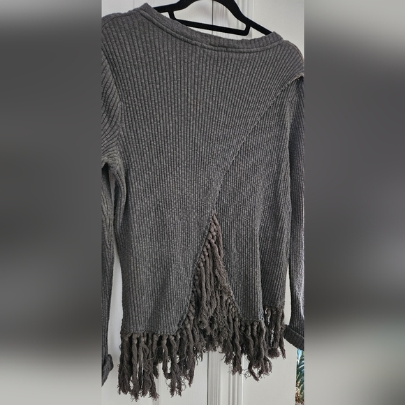 Anthropologie Eri + Ali Gray Fringe Hem Women's Sweater - Picture 2 of 6